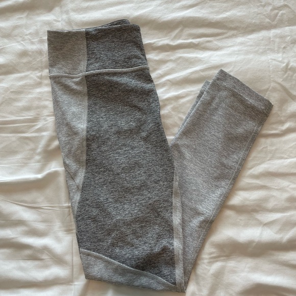 Outdoor Voices Two-Toned Warm Up Leggings in Dove and Ash - Picture 8 of 8